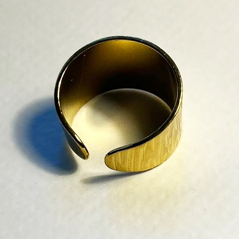 Bague en acier inoxydable large & texturée – Image 3