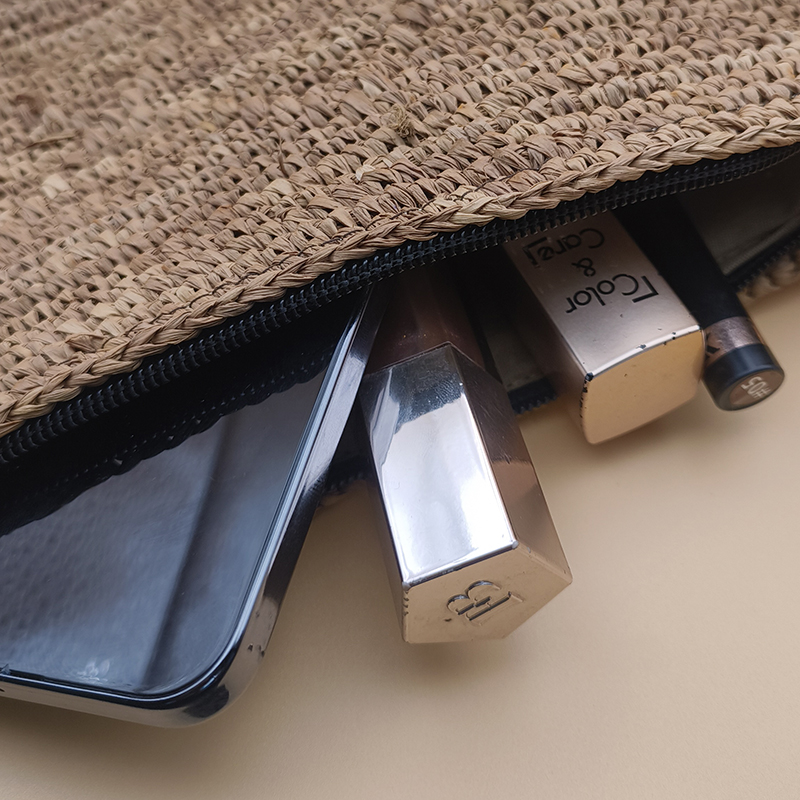 Pochette en raphia naturelle – Image 4