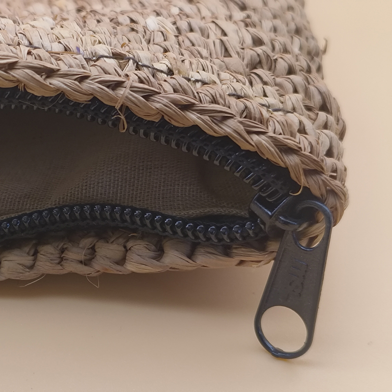 Pochette en raphia naturelle – Image 5
