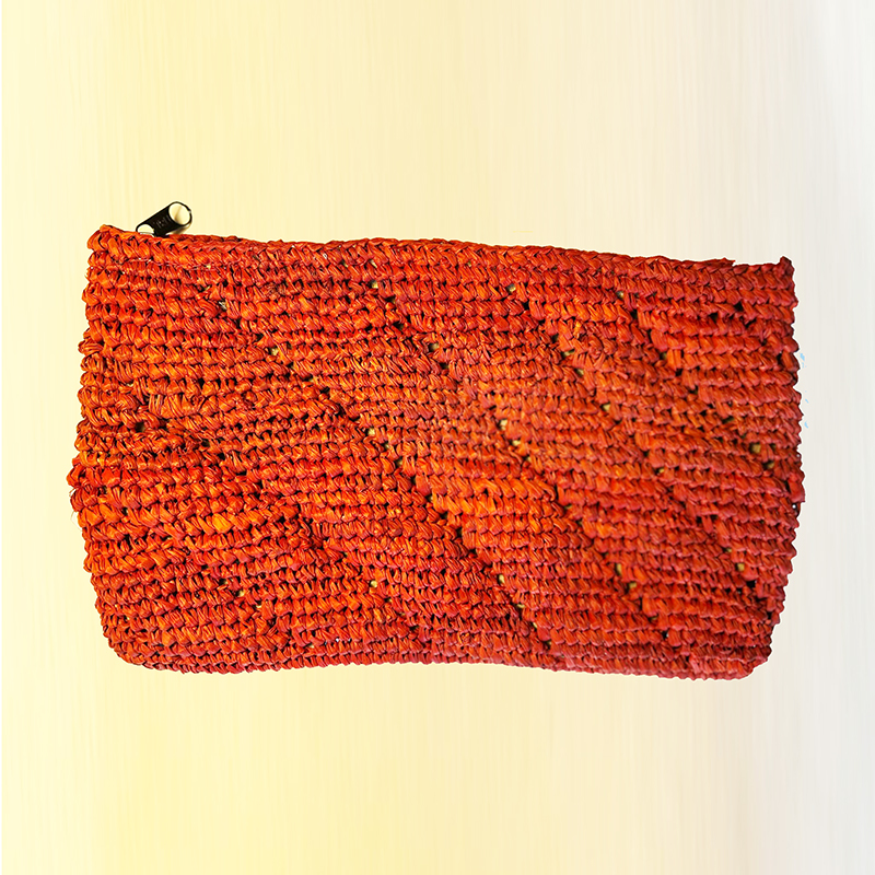 Pochette en raphia rouge